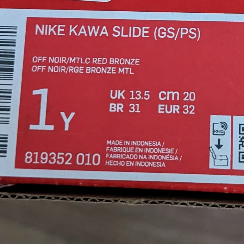 NIB Nike Youth Kawa Slide Sandals Size 1Y